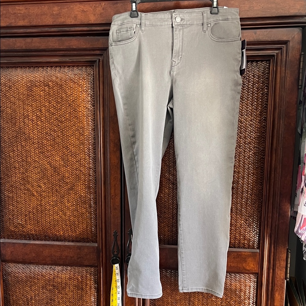 Gloria Vanderbilt Women's Light Gray Skinny Jeans